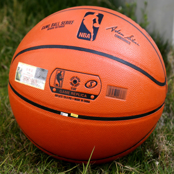 斯伯丁 74-570y 7号真皮耐磨比赛蓝球 红